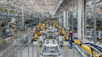 從車間到車展,問(wèn)界開始走向海外